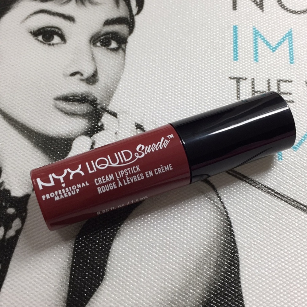 👄New! Nyx Liquid Suede Lipstick Shade Crushed